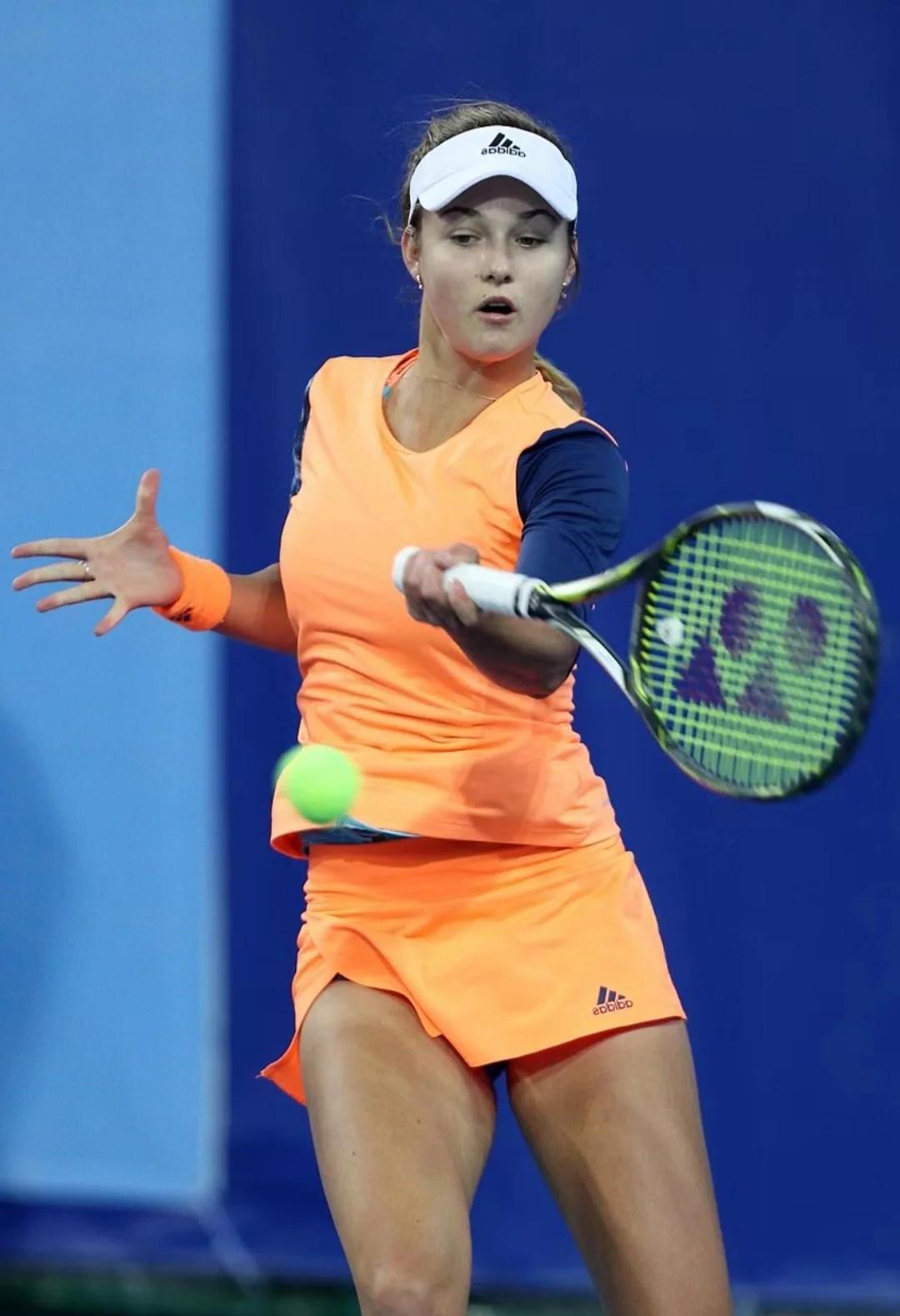 方硕与许利民疑似口角！张劲松分析更衣室或存矛盾 多名嘴看好4-1